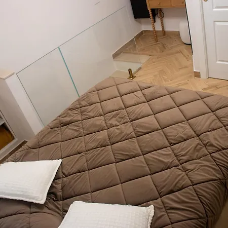 Bottega Orafa Неаполь